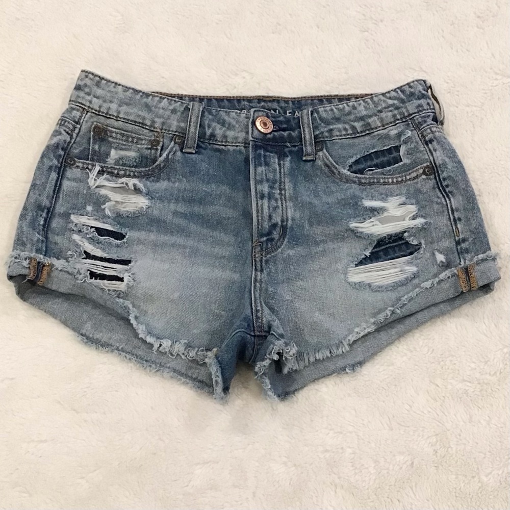 American Eagle 2 Tomgirl Shortie 2019 Denim Women’s Shorts Distressed Button Fly